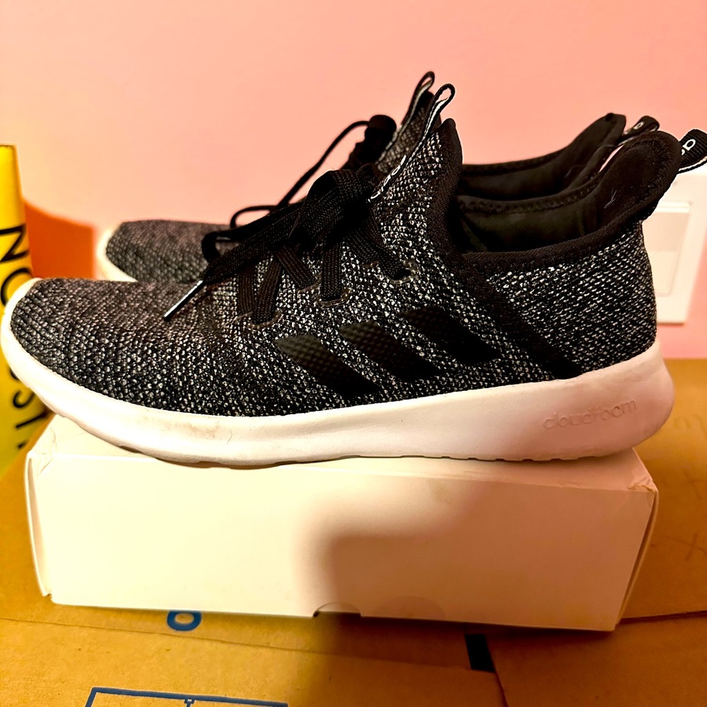 Adidas black womens cloadfoam tennis shoes size 8